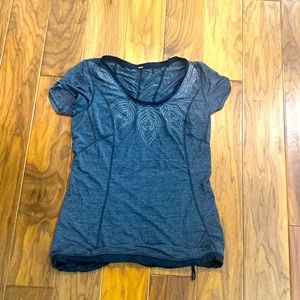 Lululemon Medium Short Sleeve Shirt
